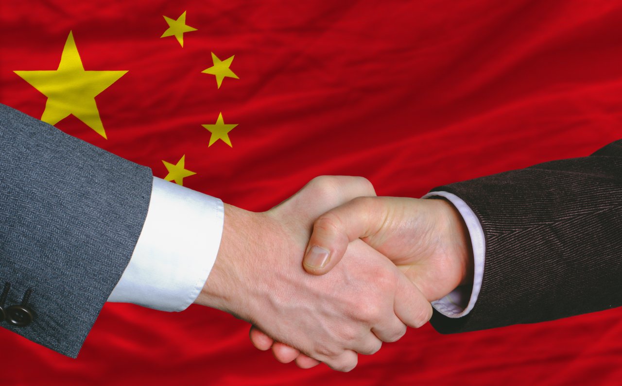 china flag agreeent handshake